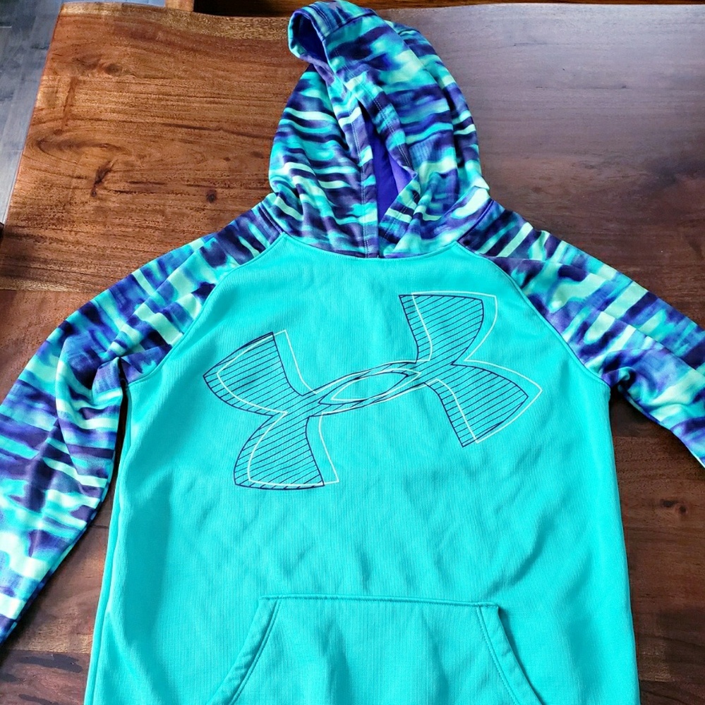 Under Armour sweatshirt